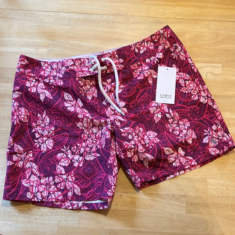 Carve Designs Board Shorts NWT - size 12
